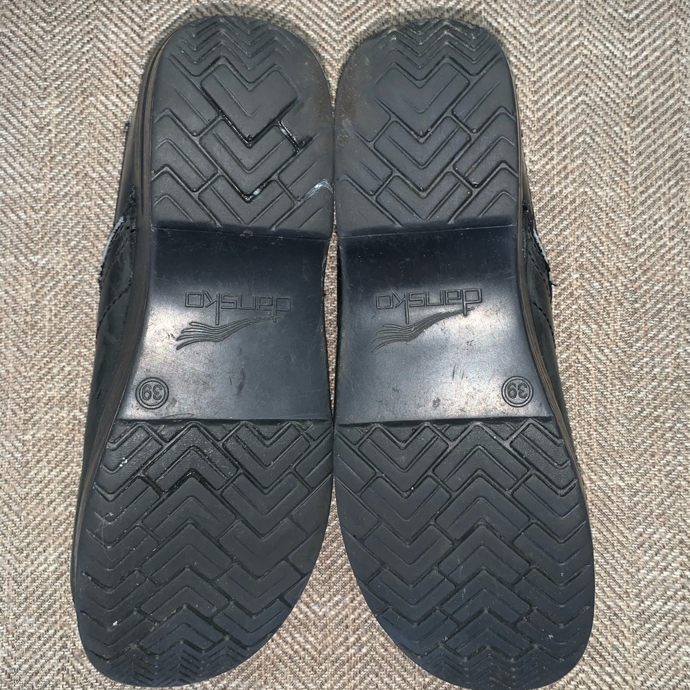 EUC Dansko Clogs Size 39 Narrow. - Picture 5 of 9